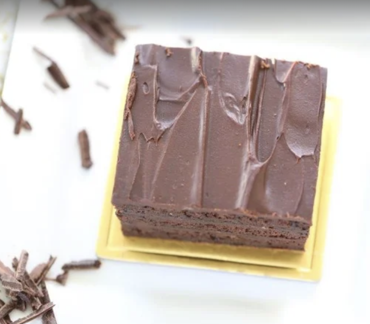 Brownies With Blueberry Jam /  براونيز مع مربى التوت
