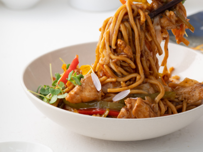 Easy Chicken Yakisoba Plum / دجاج ياكيسوبا