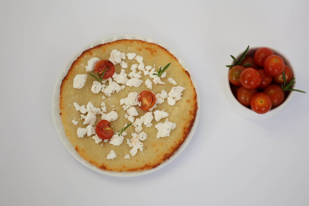 Manakish Feta W Tomato/مناقيش فيتا و طماطم ( Trendy )