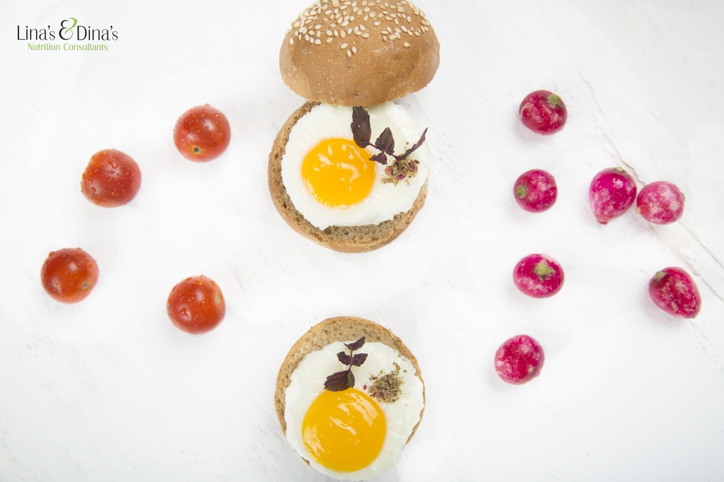 Egg Benedict with  soft brown bread / بيض البينديكت ( Trendy )
