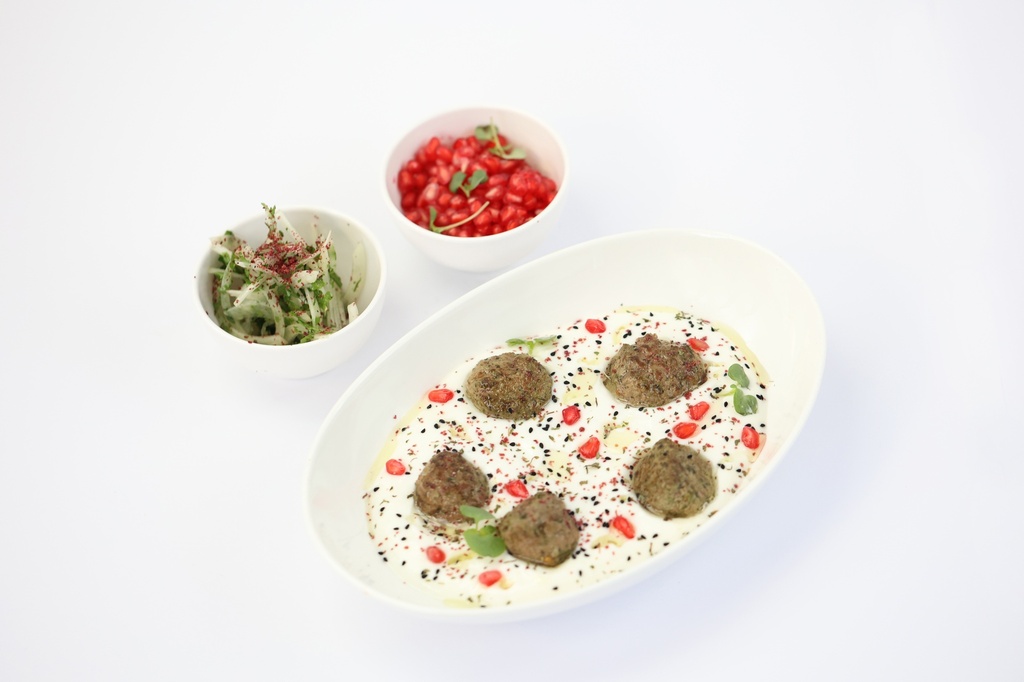 Beef Kofta w Pomegranate Bel Laban with Brown Rice/ كفتة لحم مع الرمان و اللبن و الارز الاسمر ( Trendy )