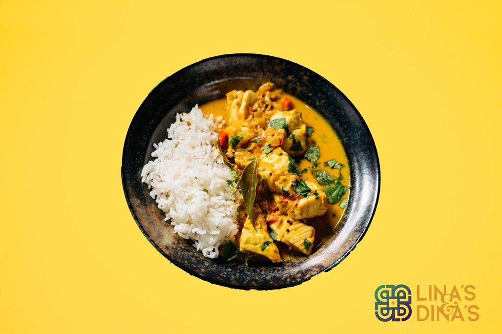 South Indian fish curry with coconut milk and rice / كاري سمك جنوب الهند مع حليب جوز الهند و أرز