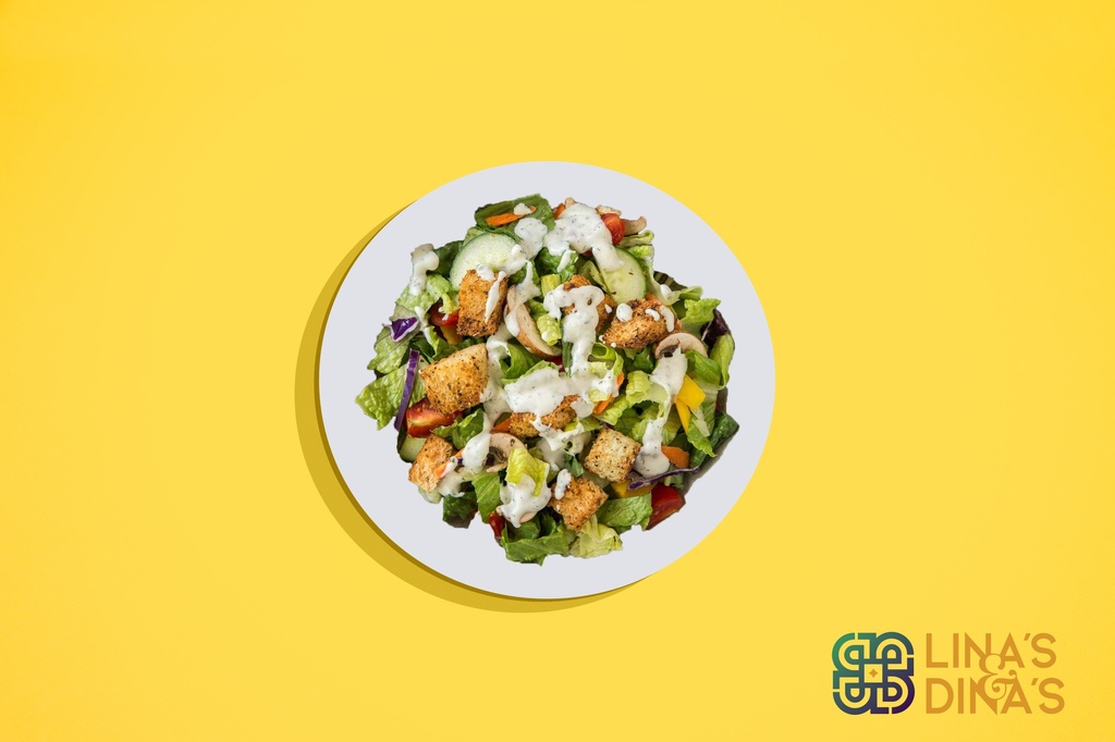 Garden Salad w sweet chili ranch dressing /  سلطة جاردن بصلصة الرانش بالفلفل الحلو