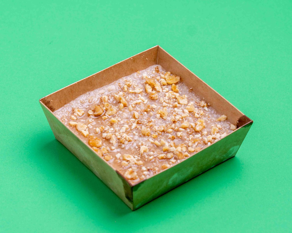 Porridge Walnut and Maple Syrup/ عصيدة الجوز وشراب القيقب