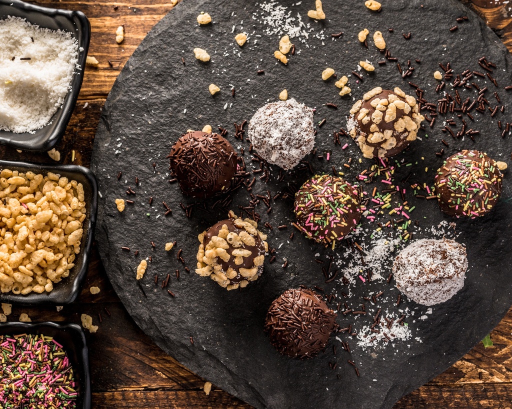 WOW - CHOCOLATE BALLS / كرات الشوكولاتة