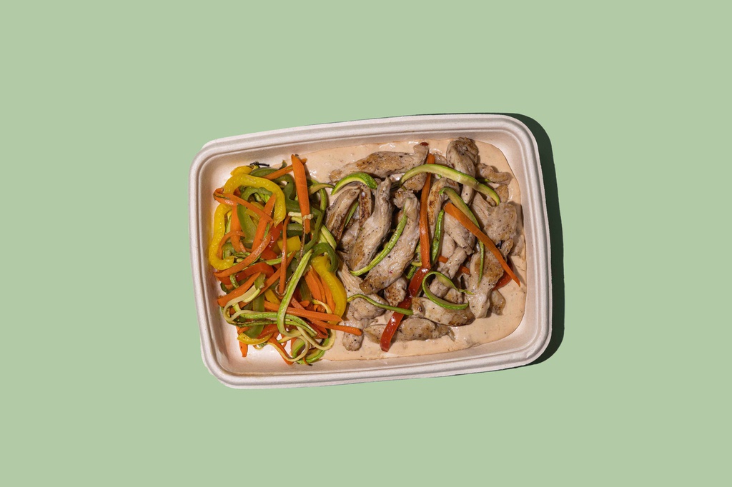Peanut Chicken Zucchini Noodles (HP) / نودلز كوسة بالدجاج والفول السوداني