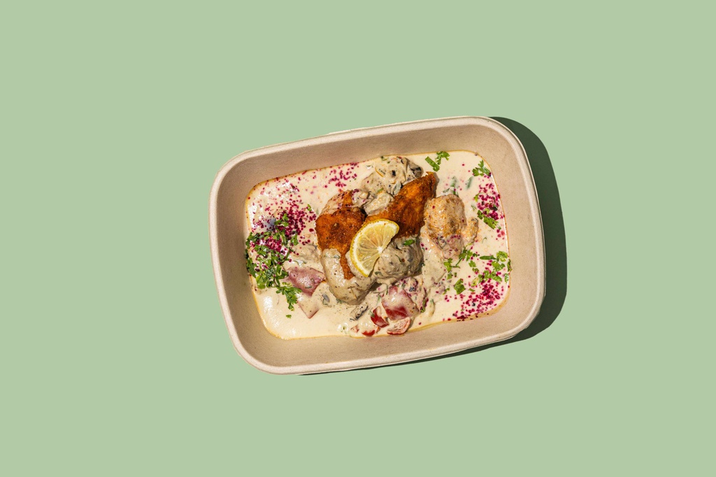 سمك مع الباذنجان وصلصة الطحينة 