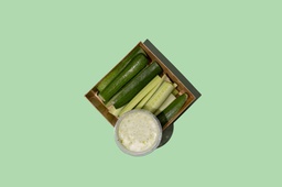 [KETONEW112-0.5] Celery &amp; Cucumber W Labneh Chatni Dip/كرفس وخيار ولبنة شاتني (Keto)