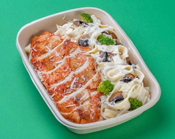 Creamy Fettuccine w Mushroom &amp; Chicken  (6pack)/ فيتوتشيني بالكريمة مع الفطر مع الدجاج