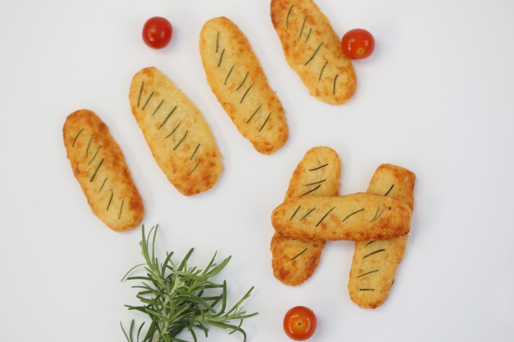 Focaccia Stick ( Cherry Tomato &amp; Rosemary ) whole wheat /أصابع فوكاتشيا (طماطم كرزية وإكليل الجبل) ( Trendy )