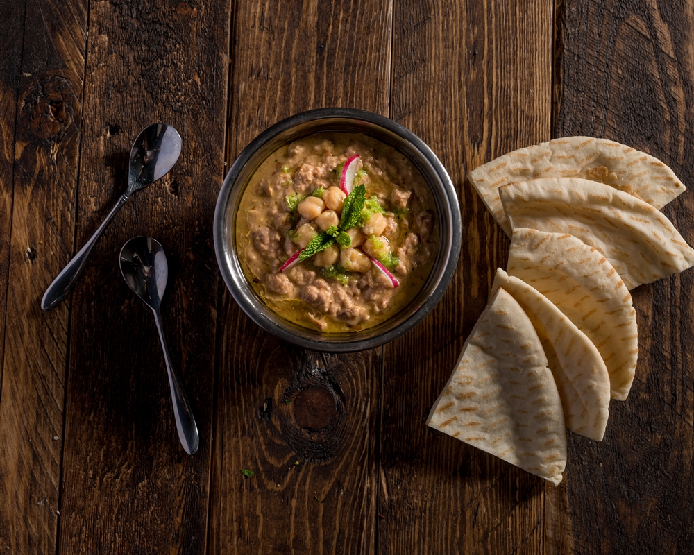  فول مدمّس مع الخبز الأسمر ( Vegan )