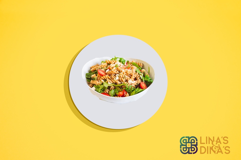 باستا القمح الكامل وسلطة السبانخ مع صلصة البلسميك ( Vegan )