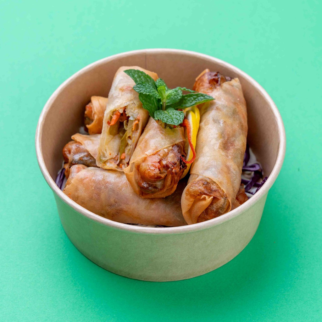  سبرينج رولز بالخضار مع صلصة الفلفل الحار الحلوة (Vegan) 