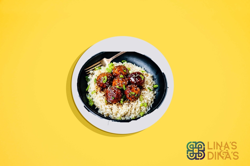 كرات لحم الترياكي مع أرز الفليفلة