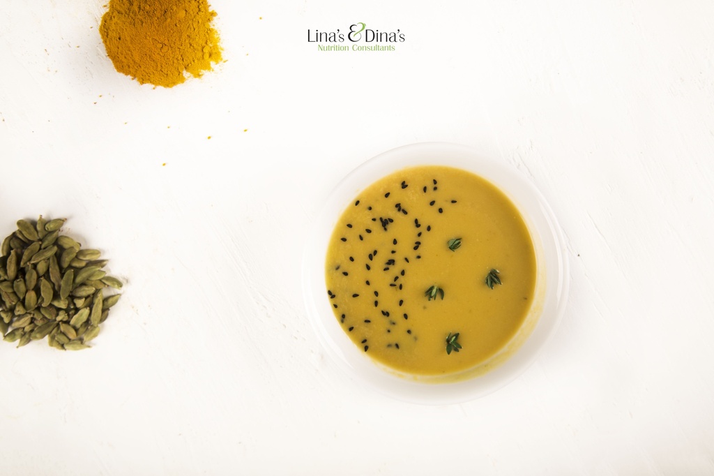 شوربة العدس بالكاري (نباتي)