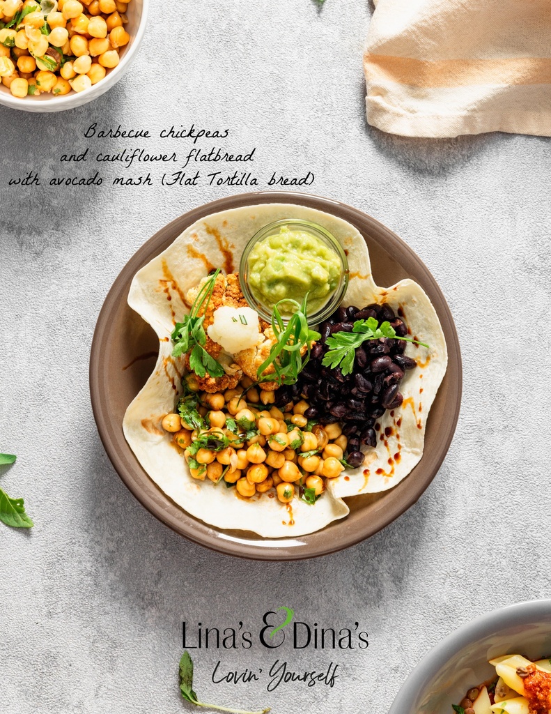 سندويش القرنبيط بالباربكيو و الحمص مع الافوكادو المهروس