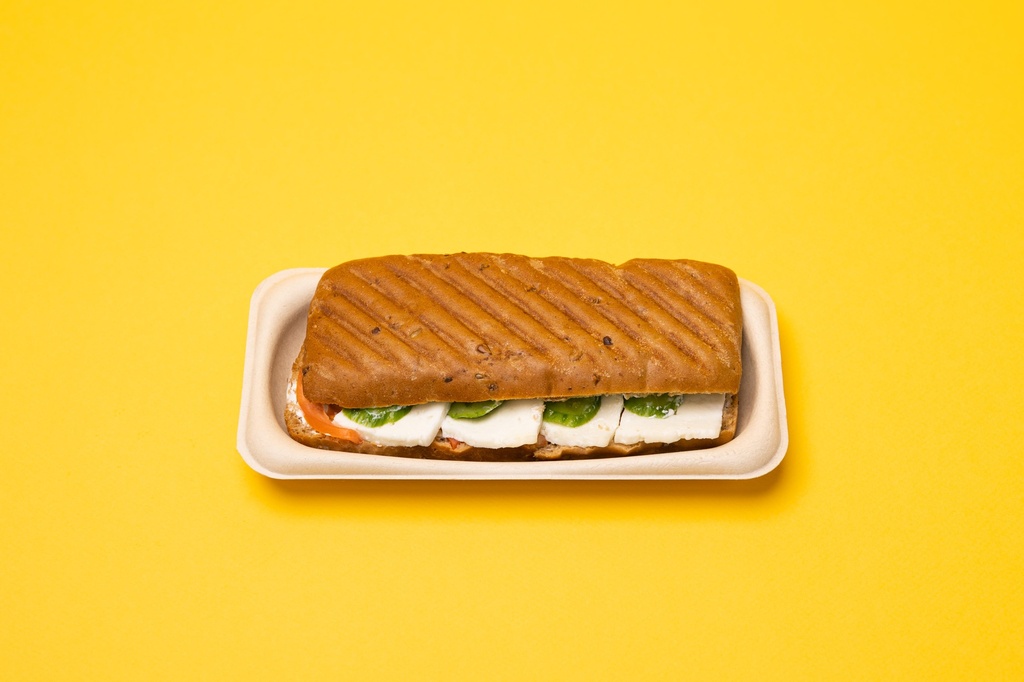 حلومي بانيني مع لبنة النعناع