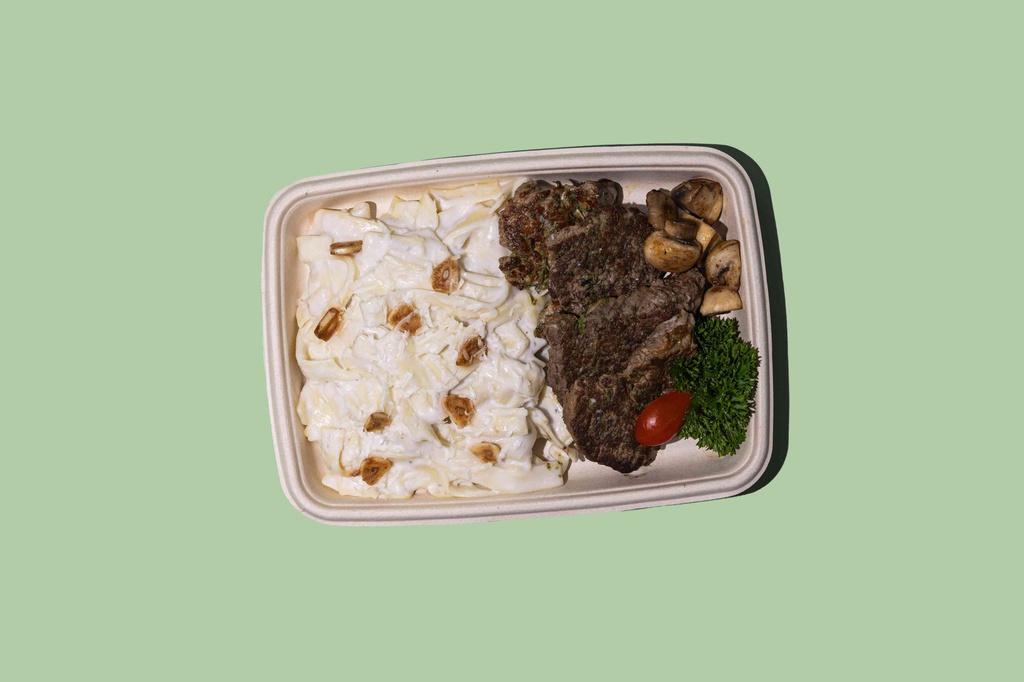 باستا ستيك بالثوم والكريمة