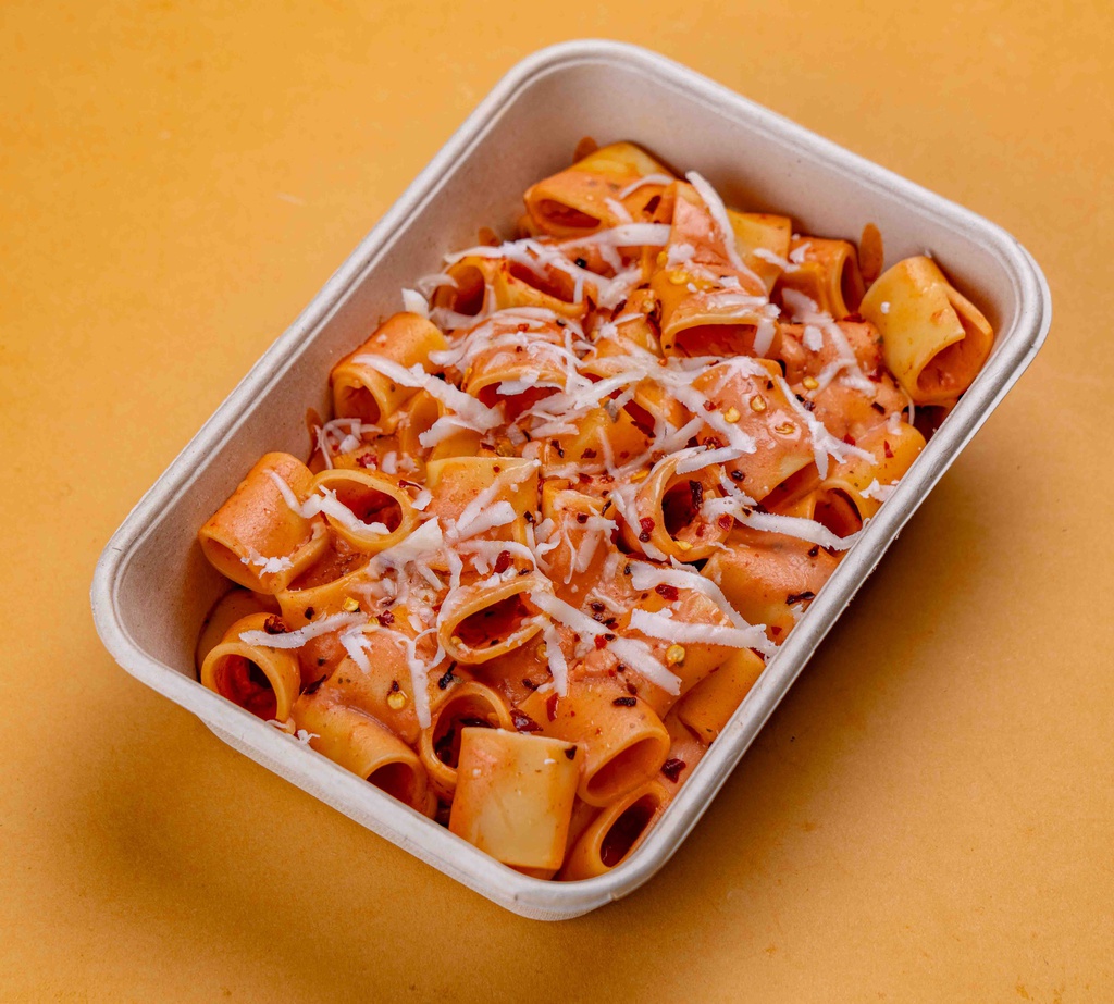 كاربوني سبايسي ريجاتوني باستا