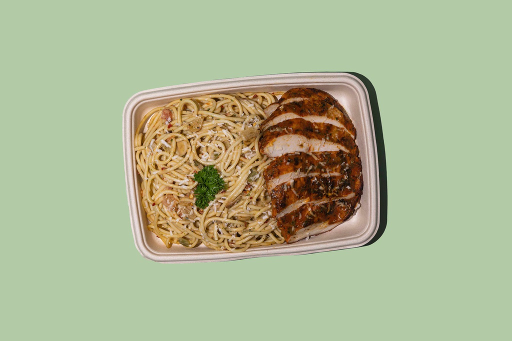 Spaghetti w Cream Chili Tomato &amp; Chicken / سباجيتي مع كريمة الفلفل الحار والطماطم والدجاج