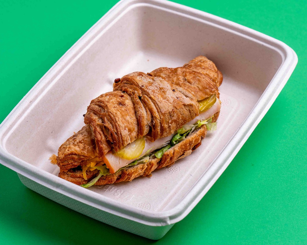 كرواسون بالجبنة والديك الرومي