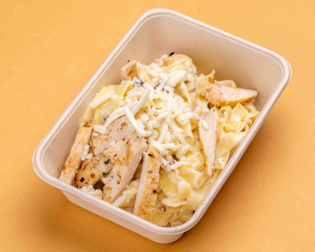 Chicken Fettuccine Carbonara / فيتوتشيني كاربونارا بالدجاج