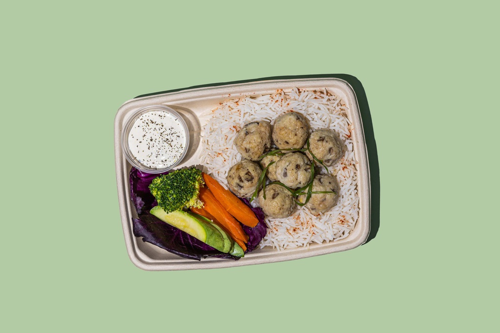 كرات الدجاج مع الفطر والأرز