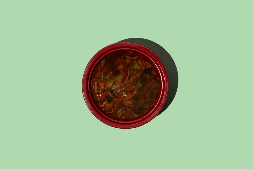 شوربة الخضار والنودلز الاسيوية  (Vegan)