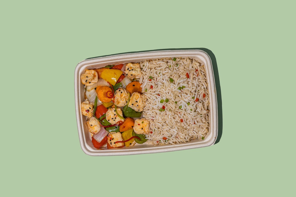 الخضار الحلوة والحامضة مع التوفو والأرز (نباتي)