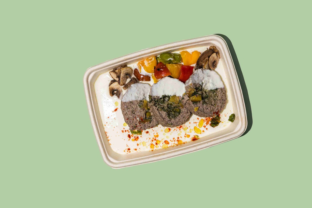 Beef Kofta Roll with Yogurt Sauce Stuffed Spinach / Pumpkin (KETO) / رول كفتة لحم البقر مع صلصة الزبادي محشية بالسبانخ / اليقطين (كيتو)