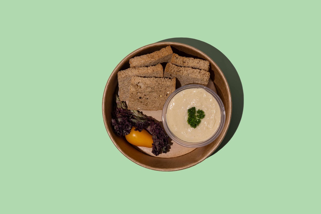 Hummus Dips w Crackers (GF + LF) /تغميسة حمص مع مقرمشات الخبز