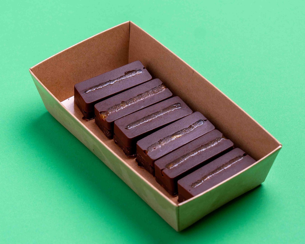 Sunny Apricot Bars (DF) / ألواح المشمش المشمسة