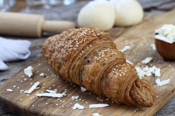 [MN0222-0.5] Whole Wheat croissant ( Cheese ) / كروسان بالقمح الكامل مع الجبنة