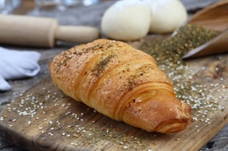 [MN0887-0.5] Whole Wheat croissant ( Zaatar ) / كروسان بالقمح الكامل مع زعتر