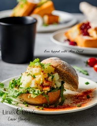 [NMN222161-0.5] Bun topped with Aloo Chat / كرواسون الزعتر مع بيض مقلي