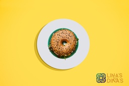 [NMN222261 - 0.5] Beetroot Bagels w Sesame &amp; Halloumi  /   بيجلز الشمندر مع السمسم والحلوم