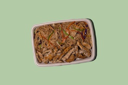 [NMN24318-1] Chicken Veggies Rice Noodles / نودلز الأرز بالدجاج والخضار